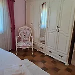 Romero Garden C شقة